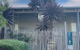 Sorrento Back Beach Apartment At Oceanic Apt 7